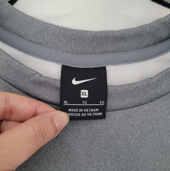 Nike Mens Sweatshirt - Picture 2 of 2